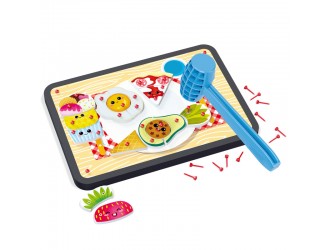 Joc creativ cu ciocan si cuie Tap Tap Food Quercetti