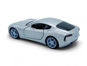 Macheta auto Maserati Alfieri, 1:32, Silver, directie activa roti fata, suspensii, lumini si sunet