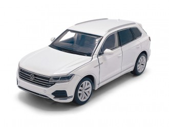 Macheta auto VW Touareg, 1:32, White, directie activa roti fata, suspensii, lumini si sunet