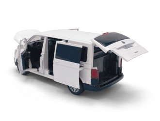Macheta auto VW Multivan, 1:32, White, directie activa roti fata, suspensii, lumini si sunet