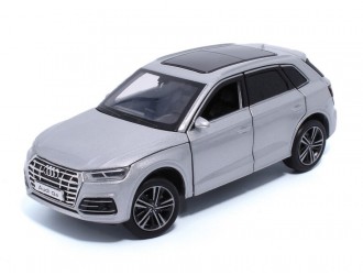Macheta auto Audi Q5, 1:32, Silver directie activa roti fata, suspensii, lumini si sunet