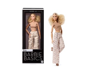 Papusa de colectie Barbie Signature Basics Model 07, blonda, tinuta alb-aurie, corp articulat,