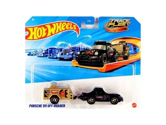Camion transportor Hot Wheels, model aleator