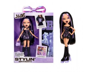 Papusa de colectie Bratz Stylin' Birthdayz Jade cu tricou si accesorii